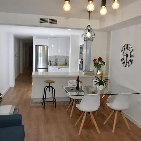 Spectacular 8 Pax/4 & Free Parking Malaga